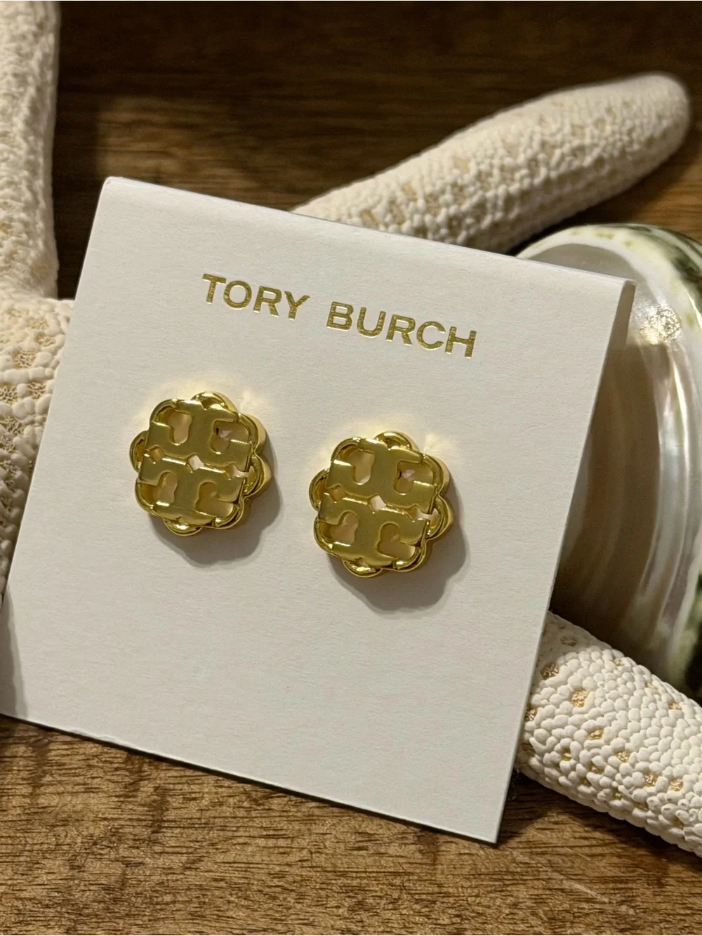 NWT AUTHENTIC Tory Burch Minimalist Openwork Gold-Plated Floral Logo Earrings